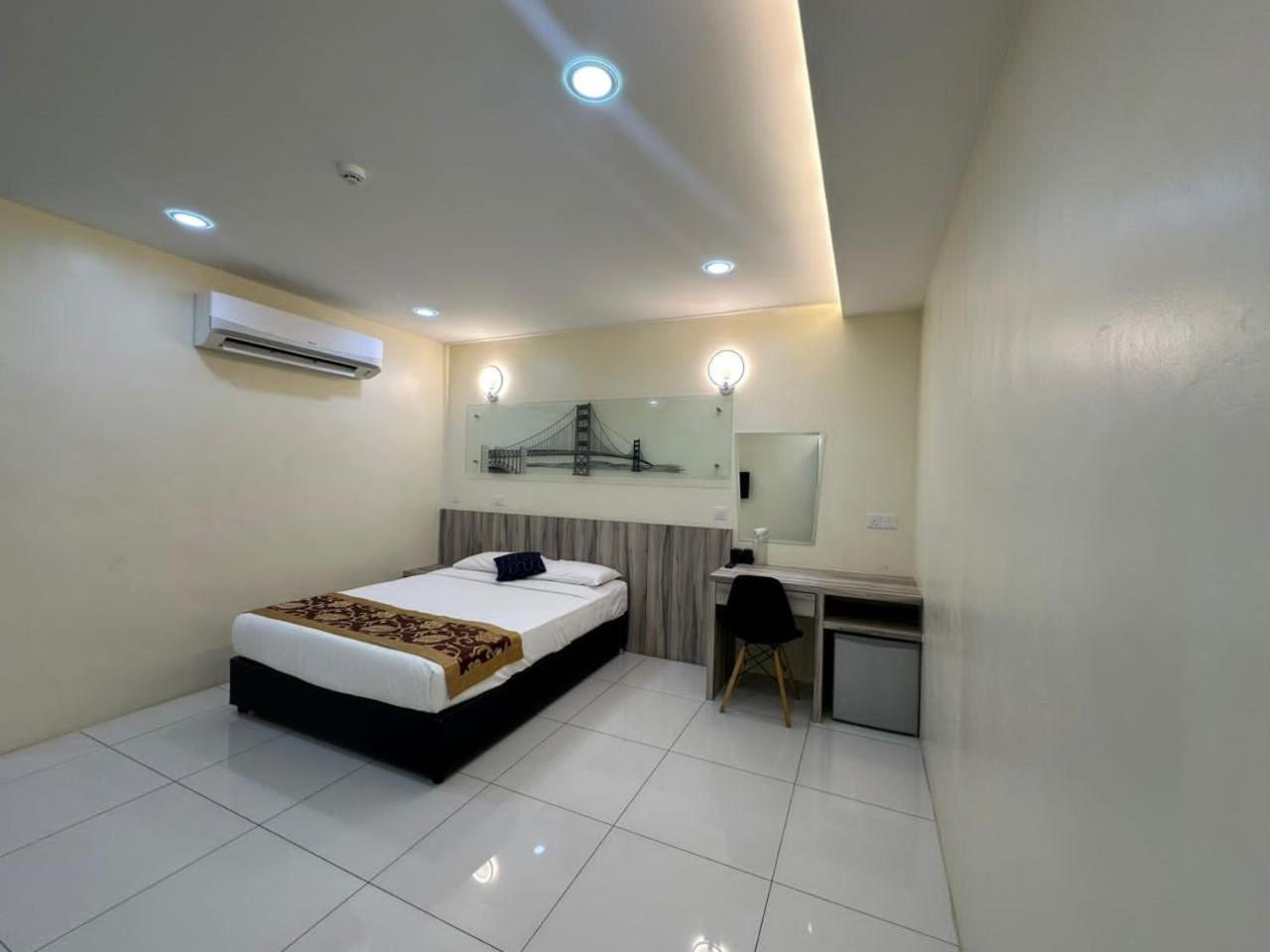 Capital O 89685 Atta Hotel Bukit Mertajam Esterno foto