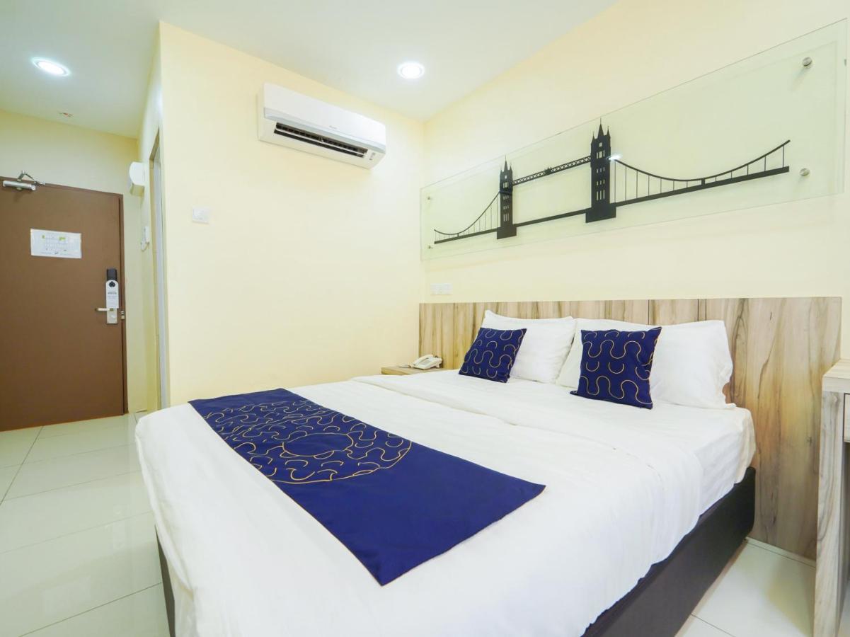 Capital O 89685 Atta Hotel Bukit Mertajam Esterno foto